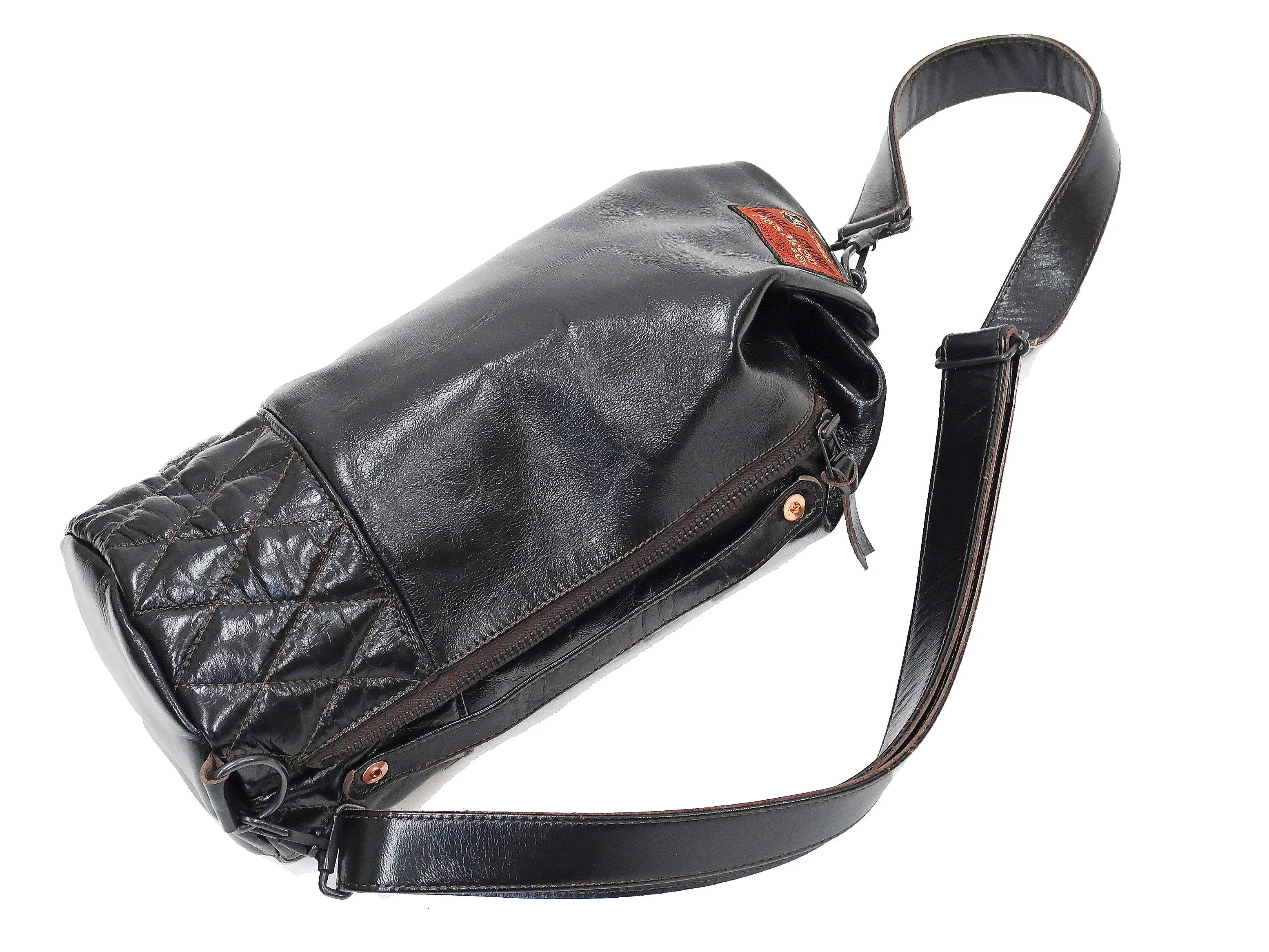 TOYS McCOY Leather Mini Duffle Sling Bag Men's Casual Small Crossbody Bag TMA2423 030 Black