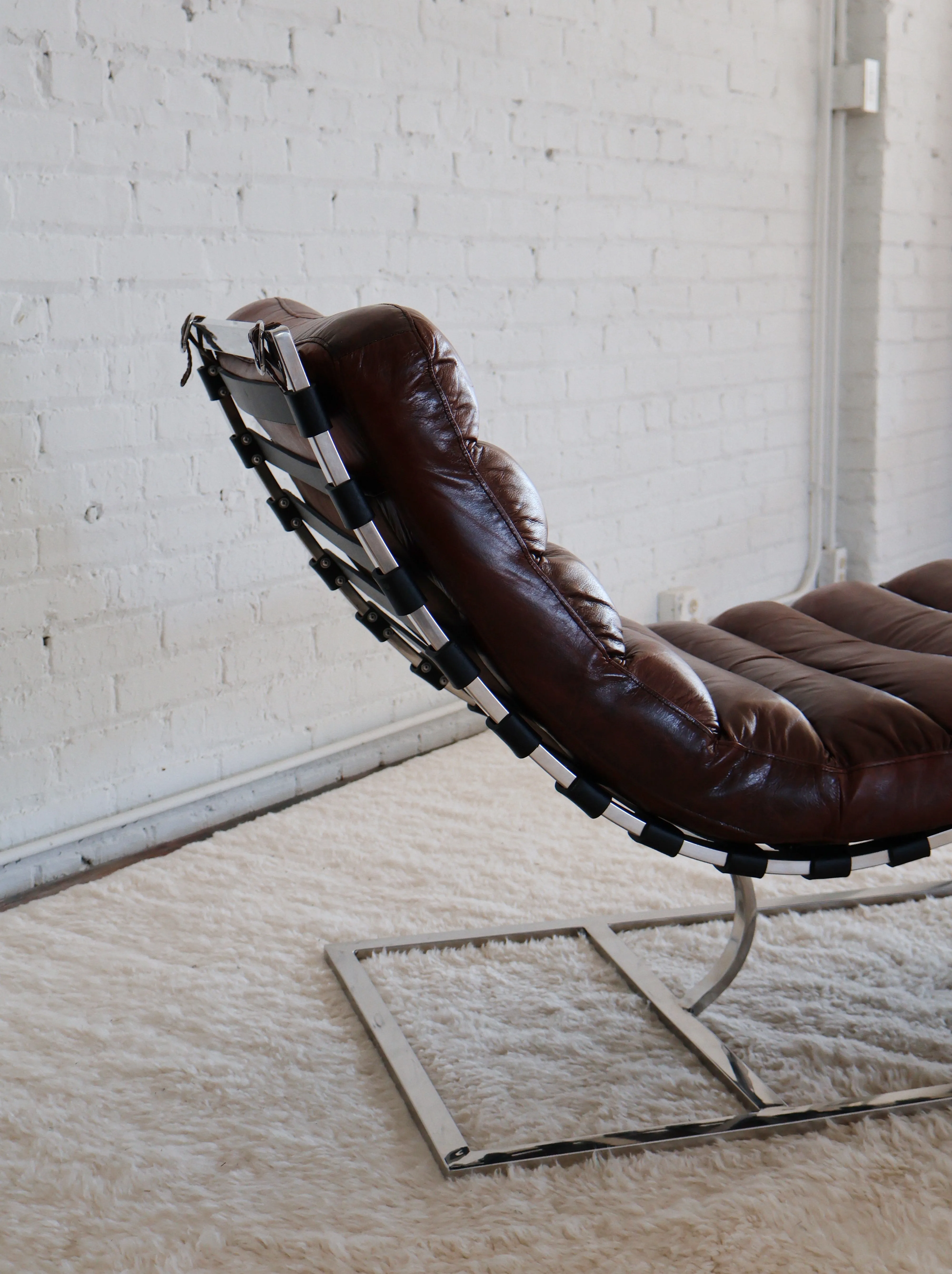Vintage Chestnut Leather & Chrome Chaise Lounge