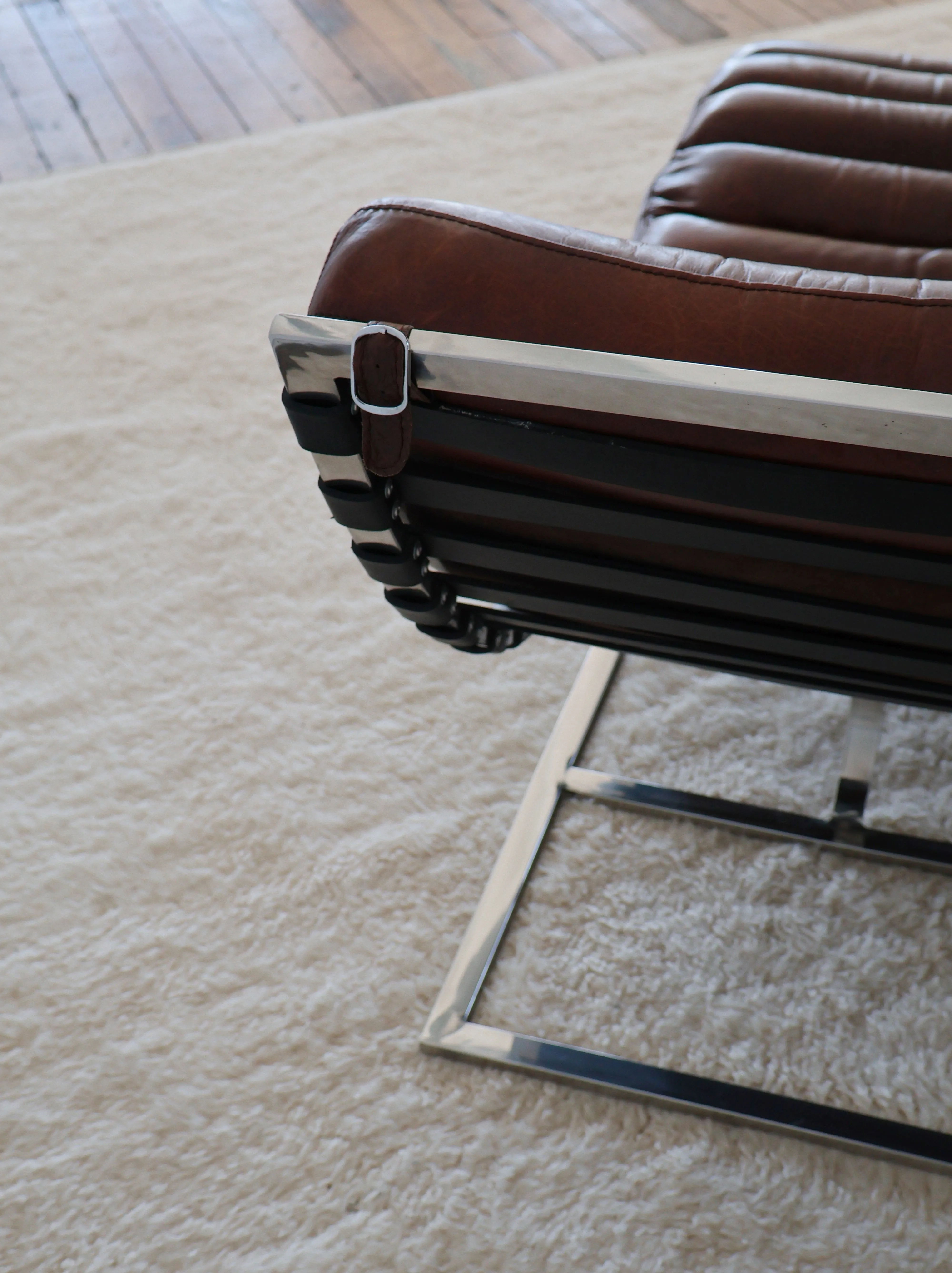 Vintage Chestnut Leather & Chrome Chaise Lounge