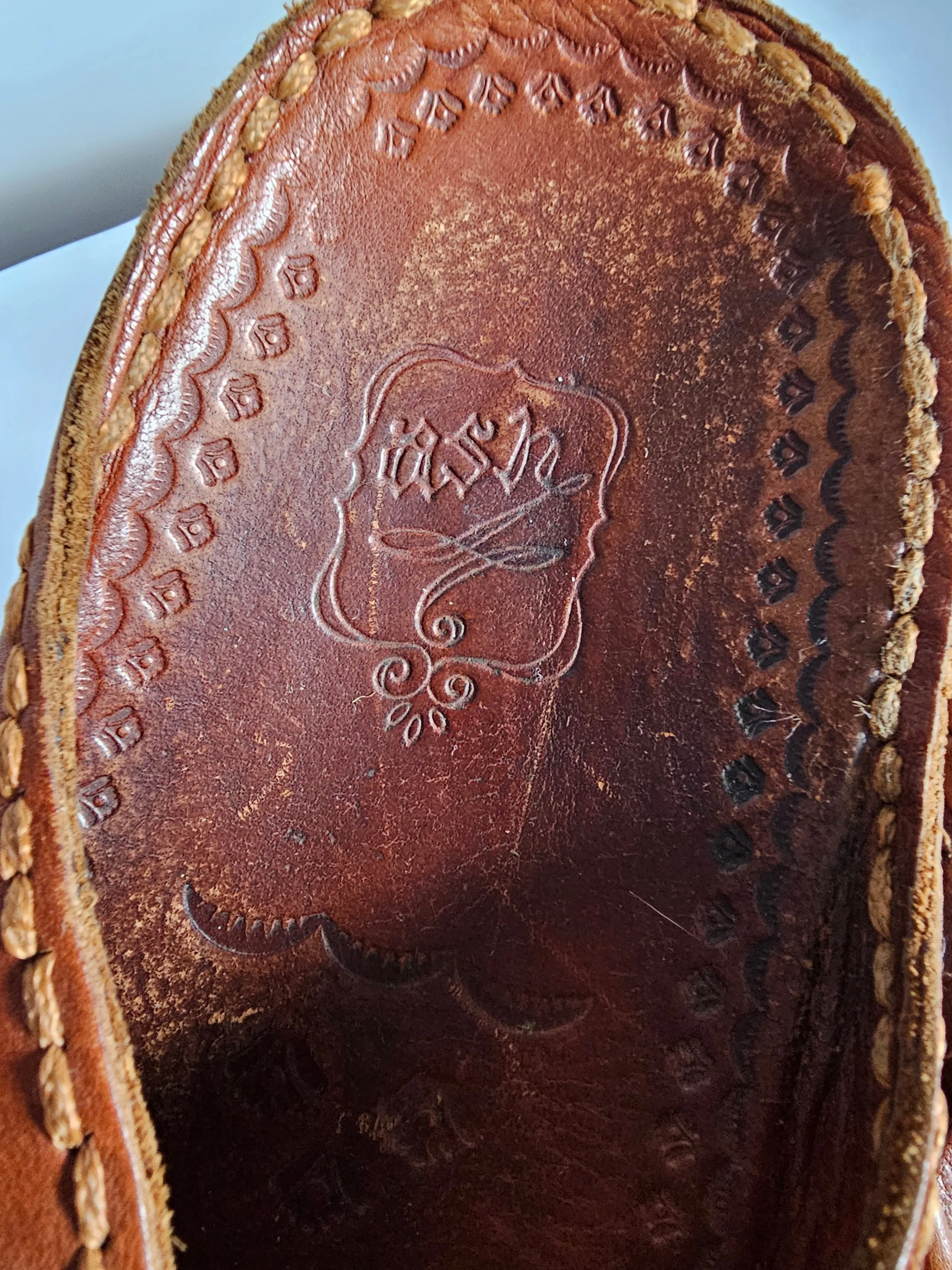 Vintage Indian tooled  sandals – Handcrafted size W 10 M 8