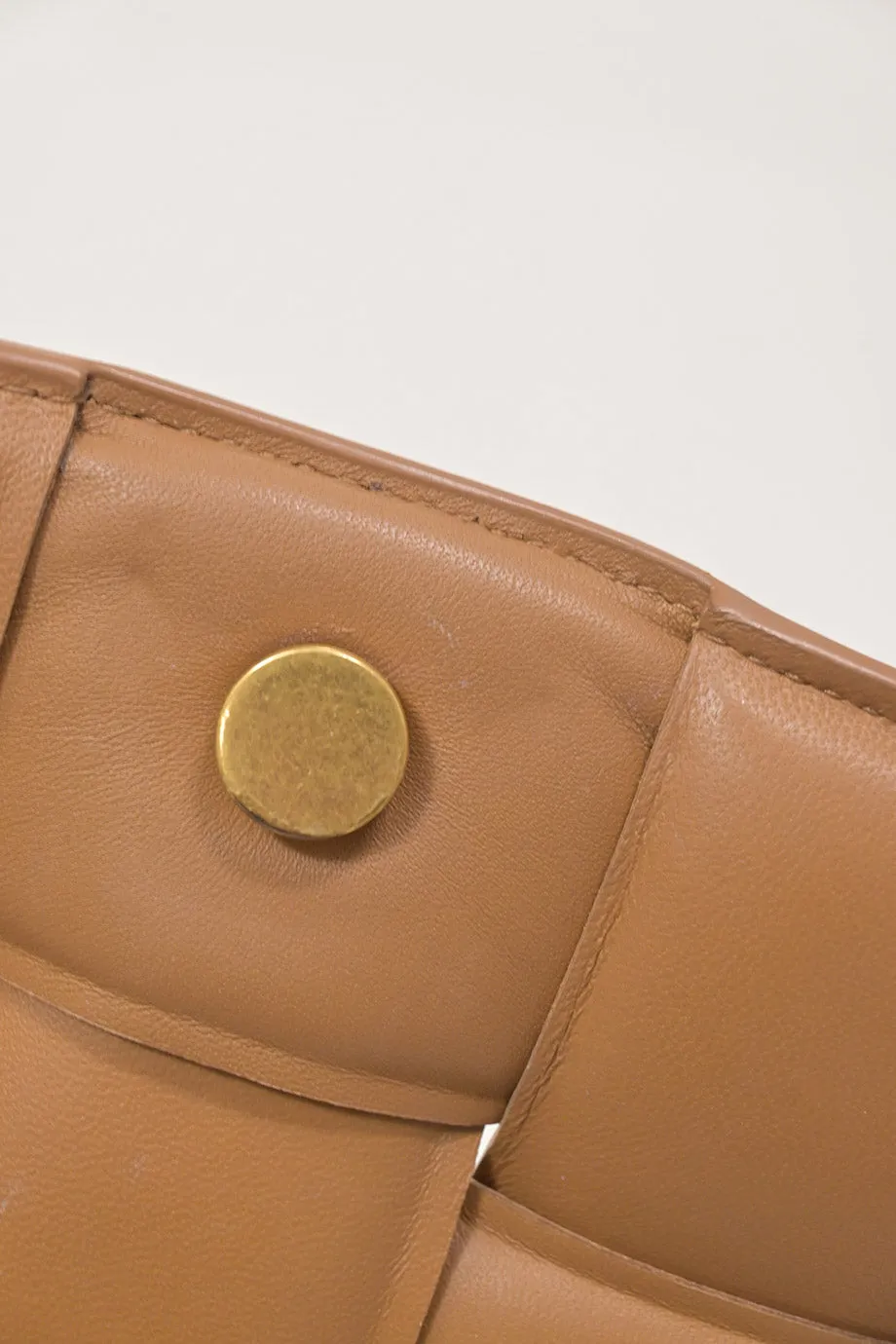 [WB7102] Bottega Veneta | Cross-Body Bag