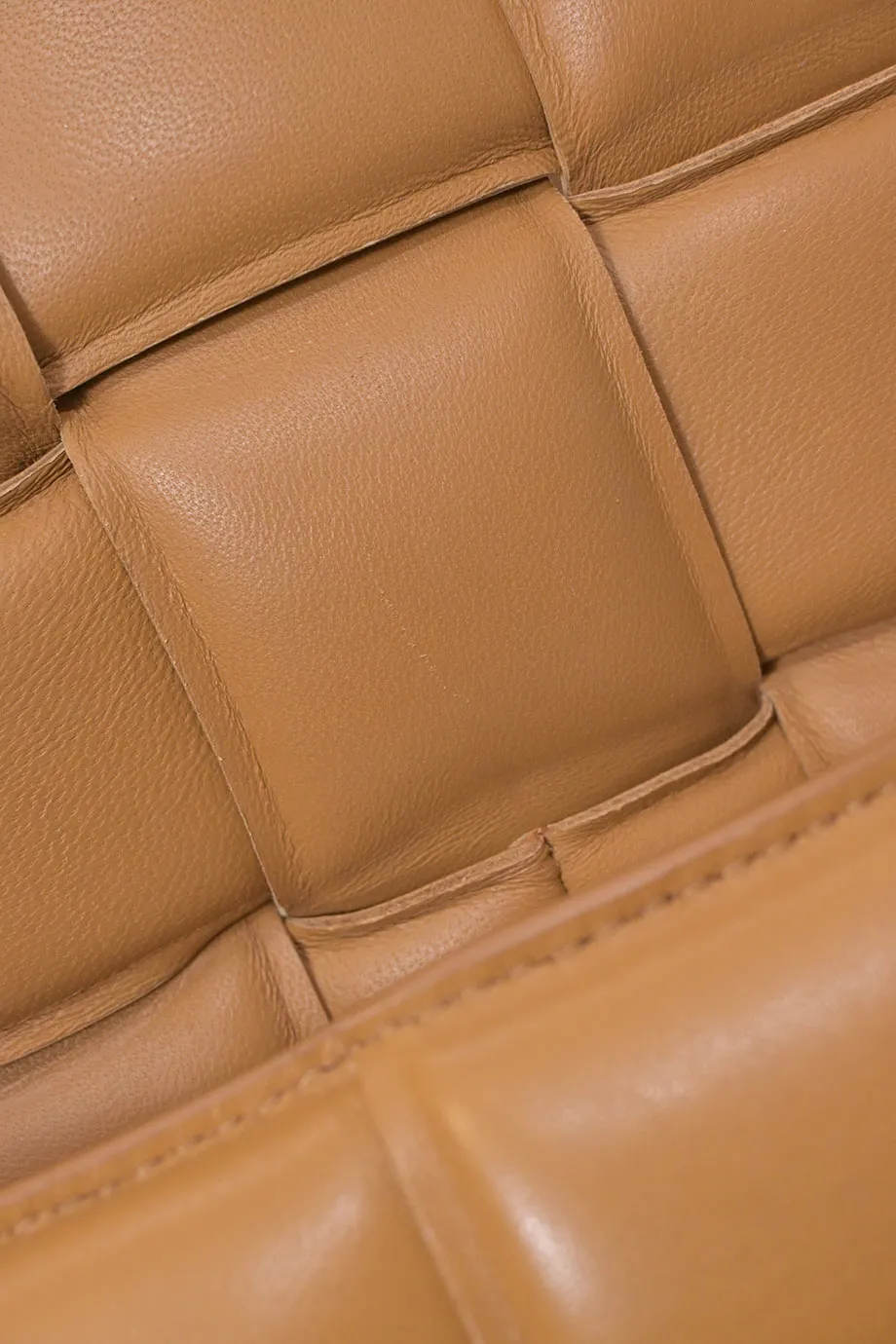 [WB7102] Bottega Veneta | Cross-Body Bag