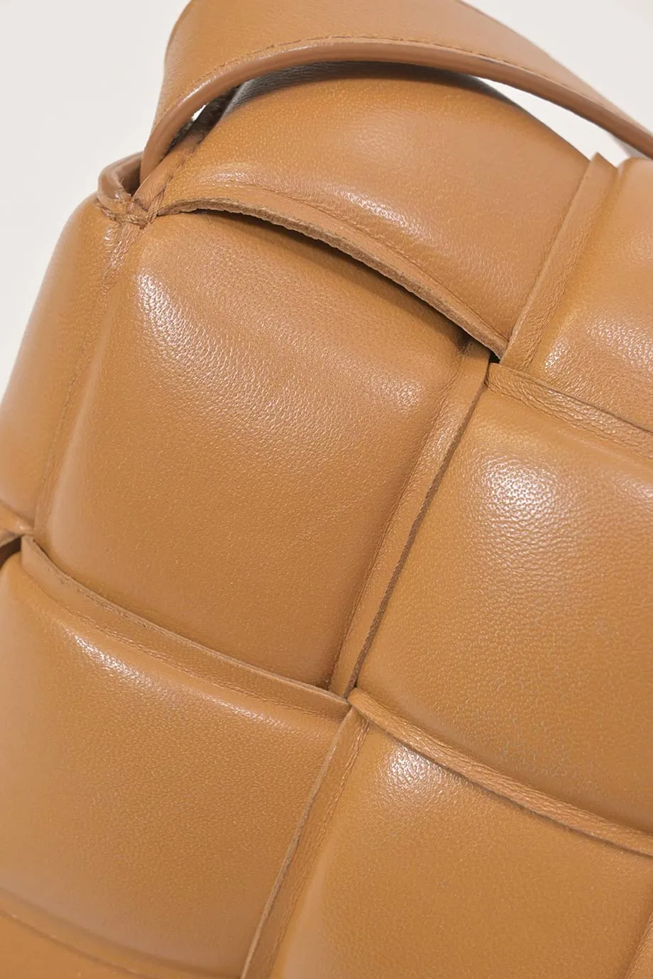 [WB7102] Bottega Veneta | Cross-Body Bag