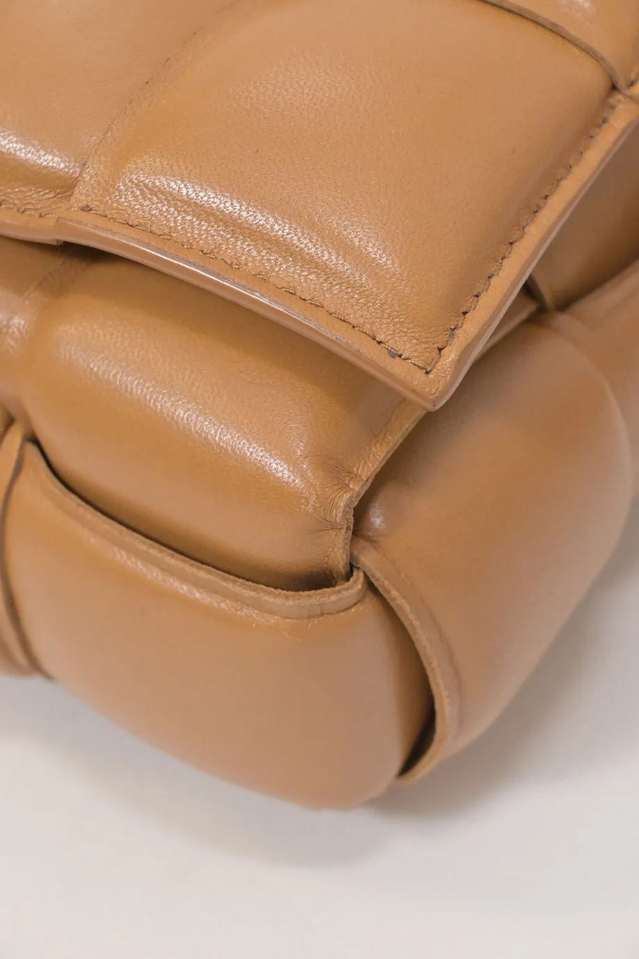 [WB7102] Bottega Veneta | Cross-Body Bag