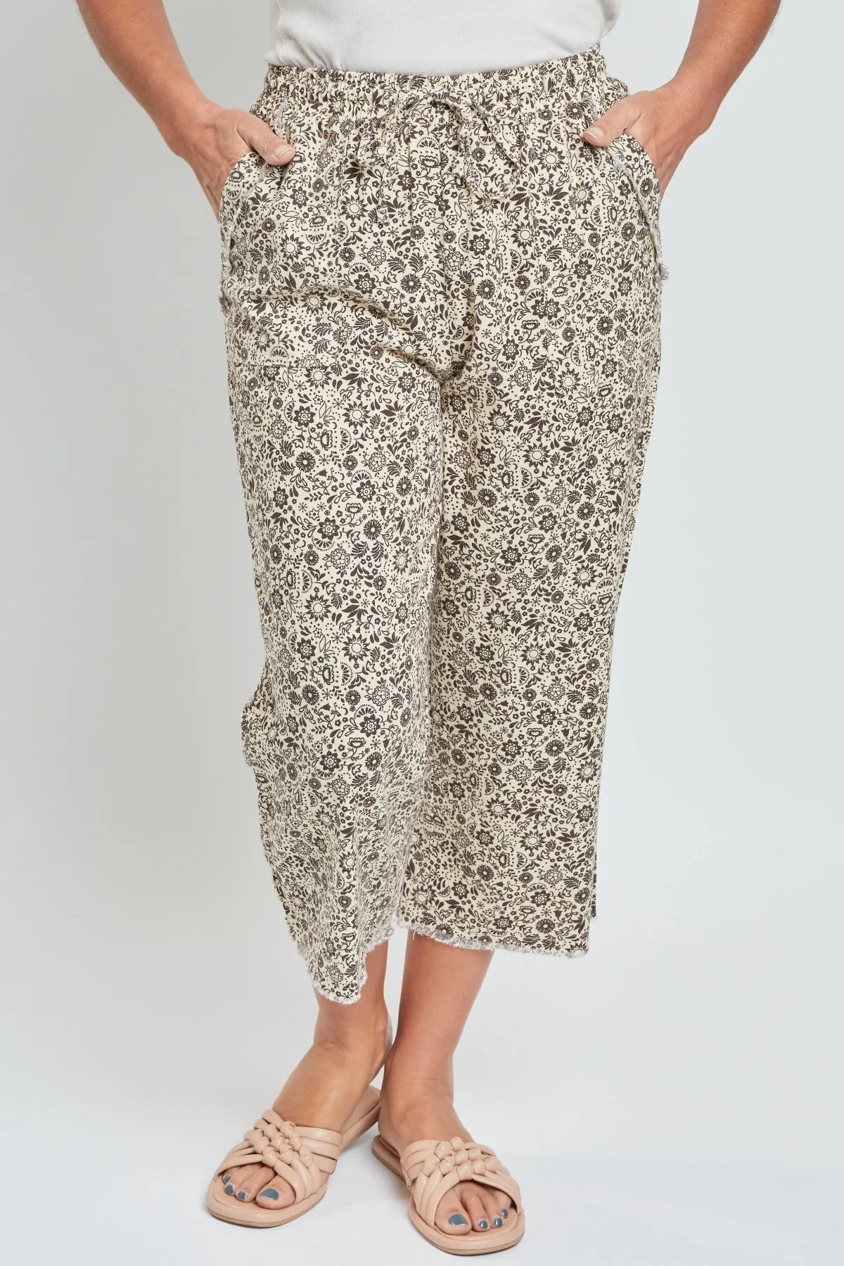 Women Linen Capri Pant With Frayed Pocket and Hem, Pack Of 6